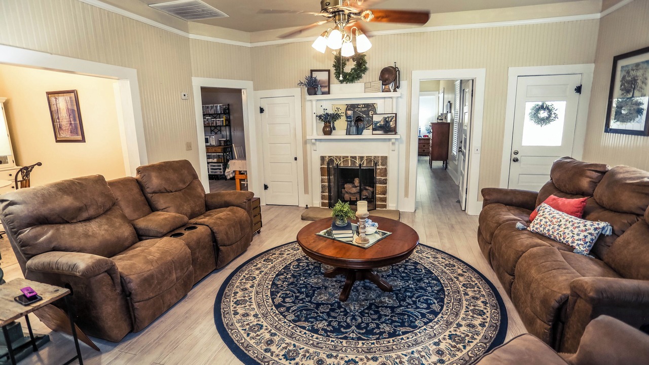 Photo of Livingroom in Goldthwaite