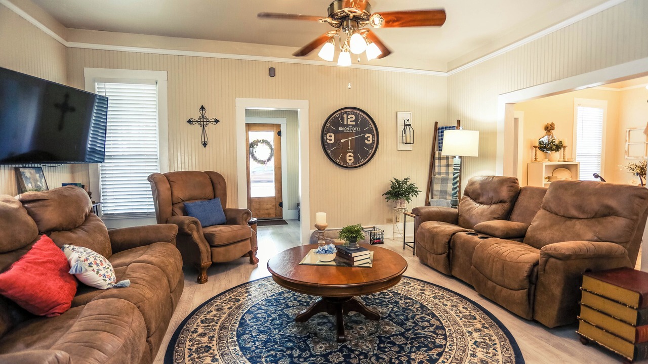Photo of Livingroom in Goldthwaite