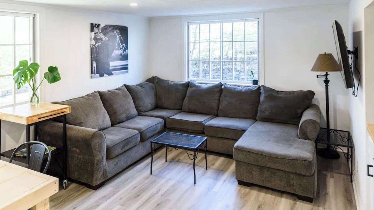 Photo of Livingroom in Bashford Manor