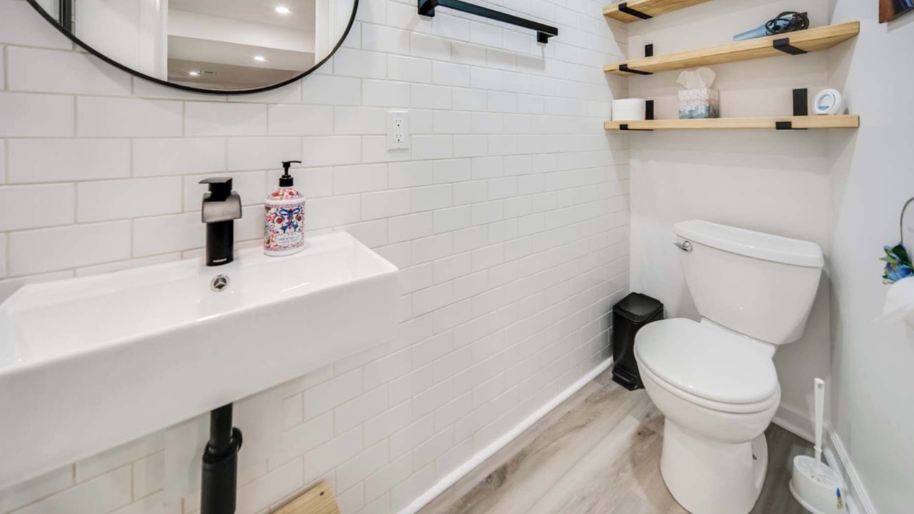 Photo of Bathroom in Bashford Manor