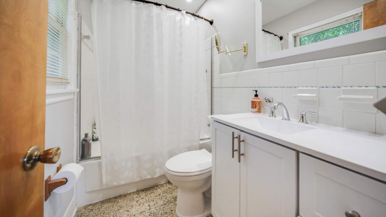 Photo of Bathroom in Bashford Manor
