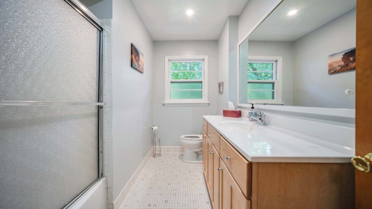 Photo of Bathroom in Bashford Manor