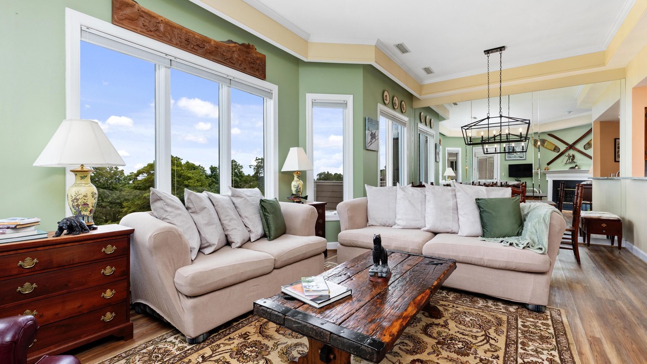 Photo of Livingroom in Chestnut Springs