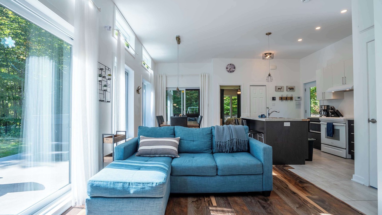 Photo of Livingroom in Chertsey