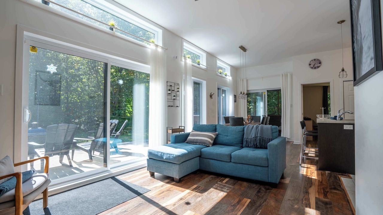 Photo of Livingroom in Chertsey