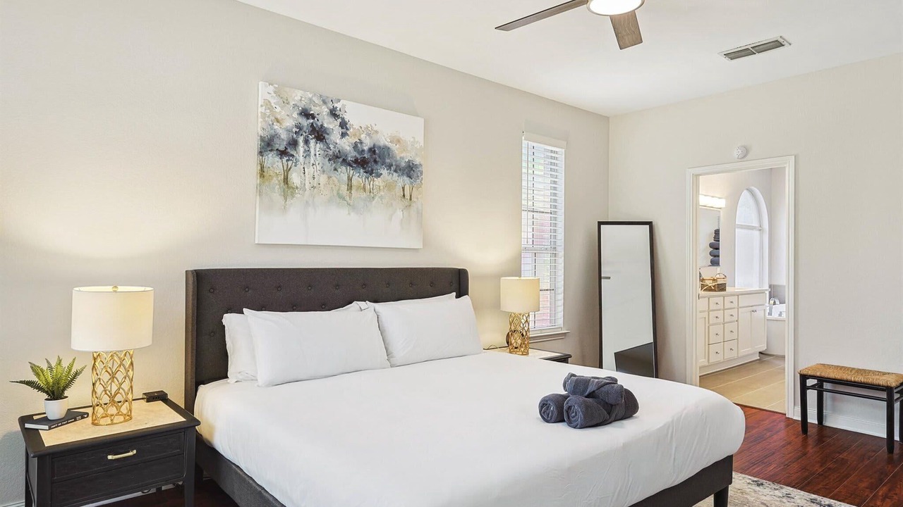 Photo of Bedroom in Lake Dallas