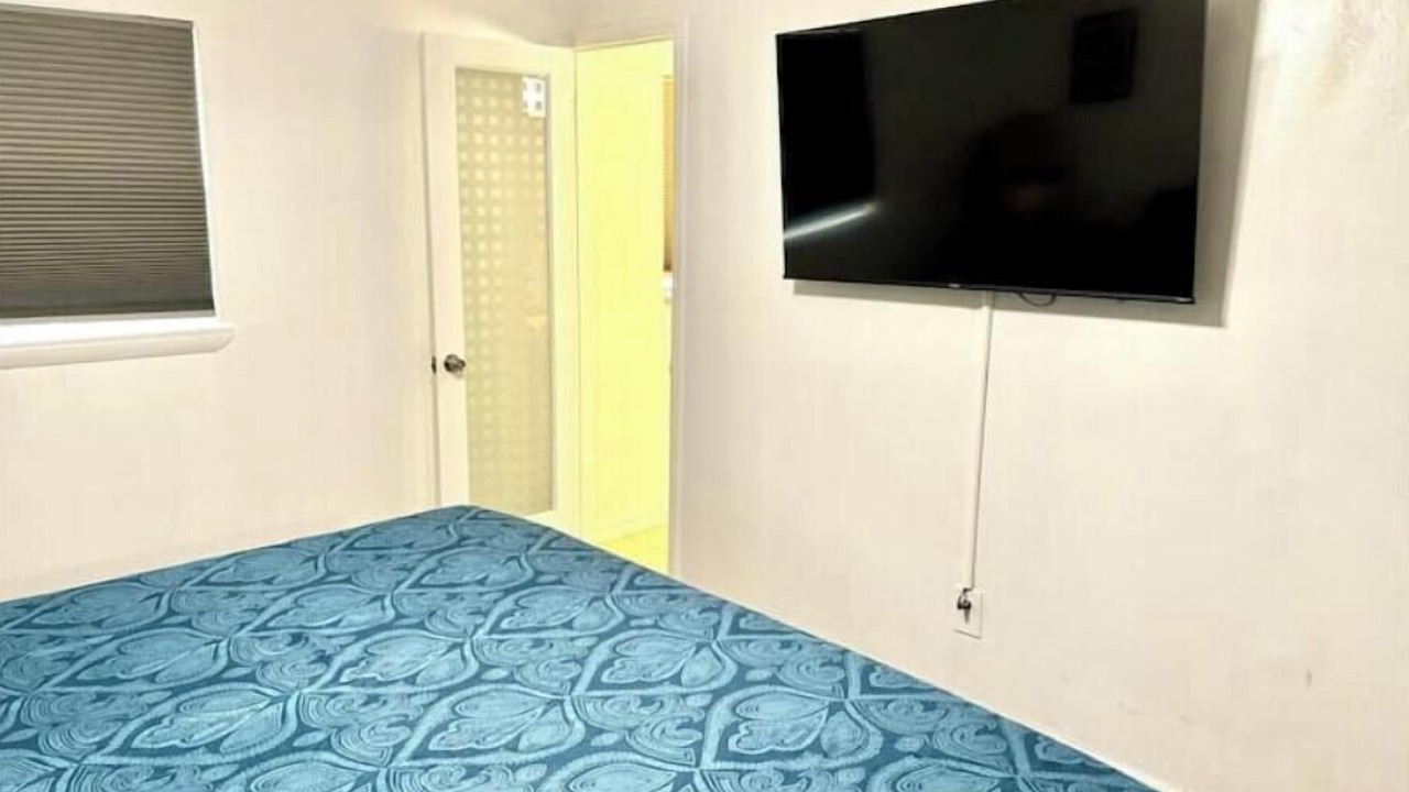 Photo of Bedroom in Bay Crest Park