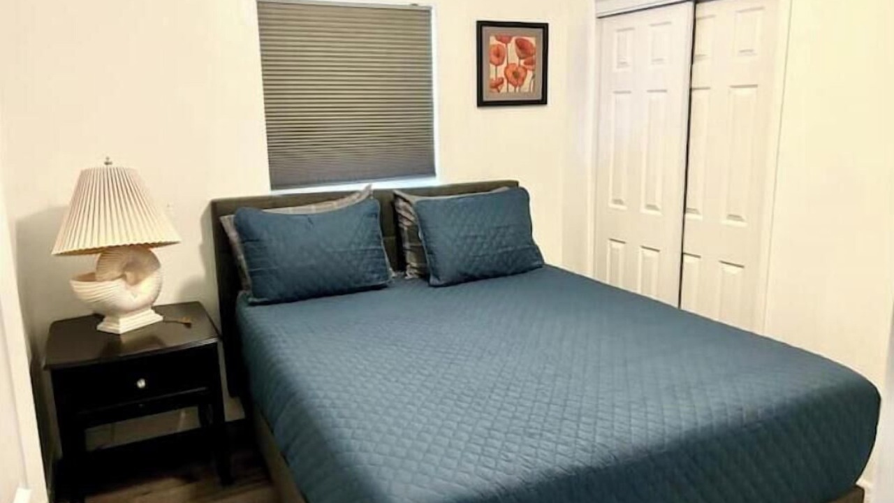 Photo of Bedroom in Bay Crest Park