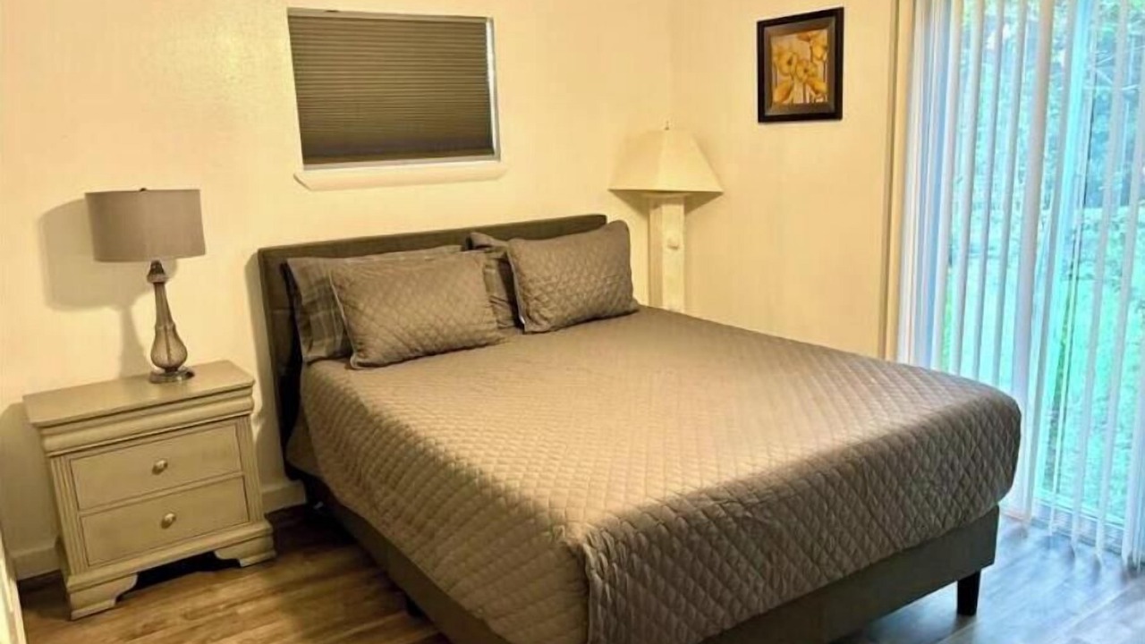 Photo of Bedroom in Bay Crest Park