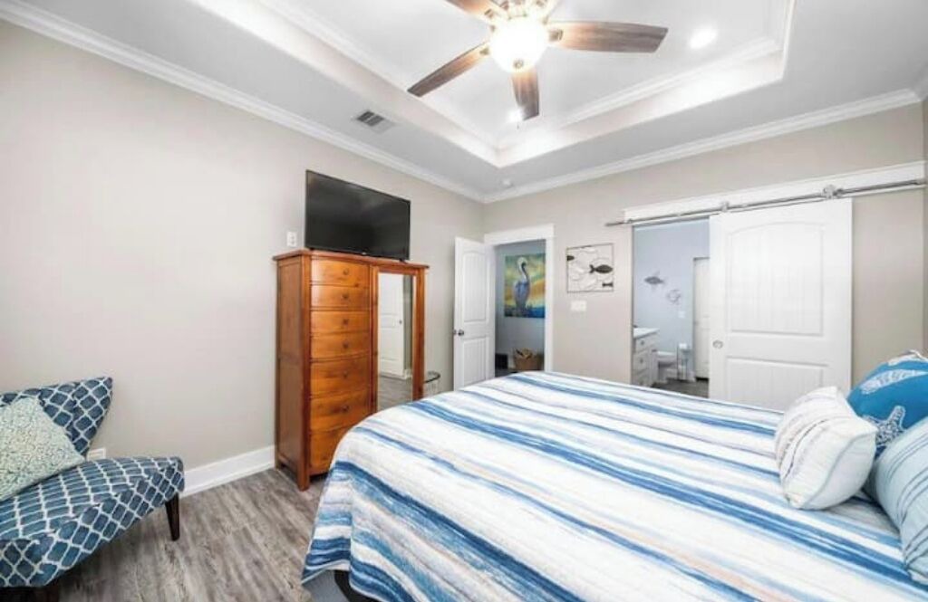 Photo of Bedroom in Crystal Beach