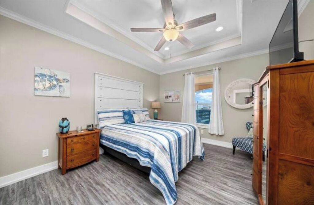 Photo of Bedroom in Crystal Beach
