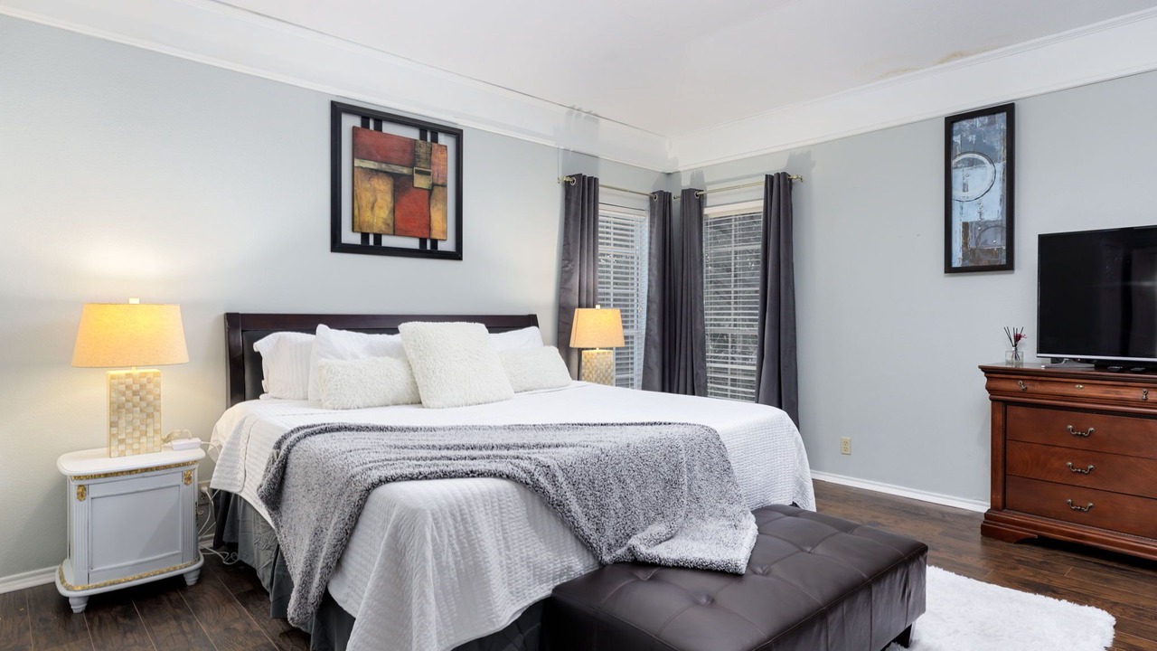 Photo of Bedroom in North Central Thousand Oaks