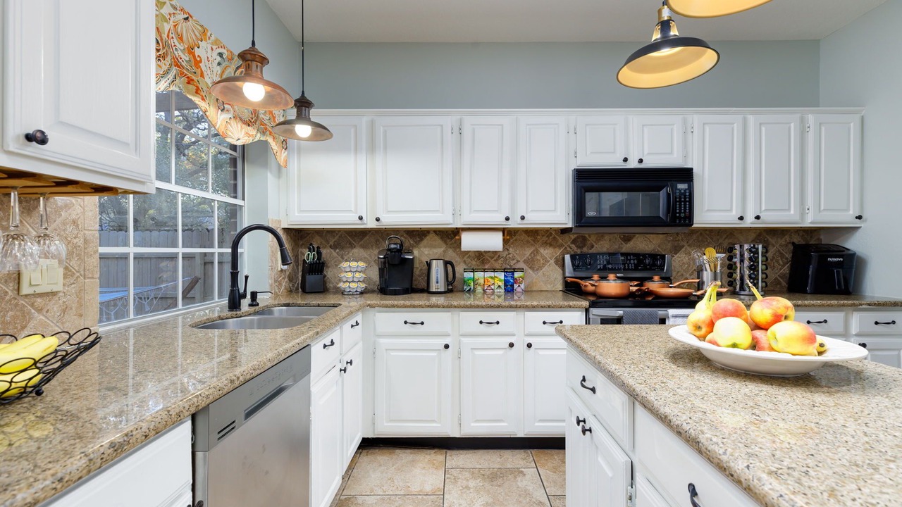 Photo of Kitchen in North Central Thousand Oaks