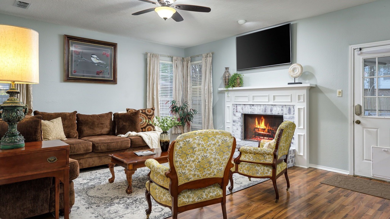 Photo of Livingroom in North Central Thousand Oaks