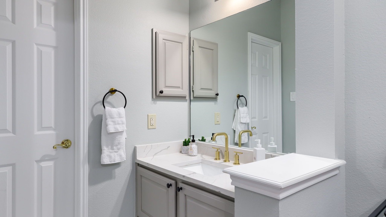 Photo of Bathroom in North Central Thousand Oaks