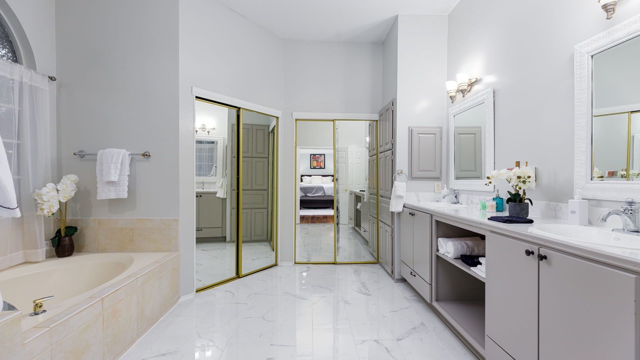 Photo of Bathroom in North Central Thousand Oaks