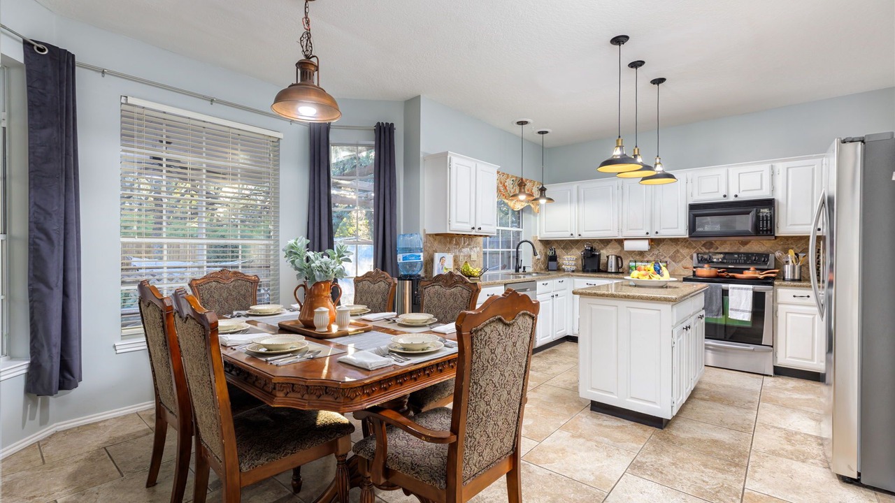 Photo of Kitchen in North Central Thousand Oaks
