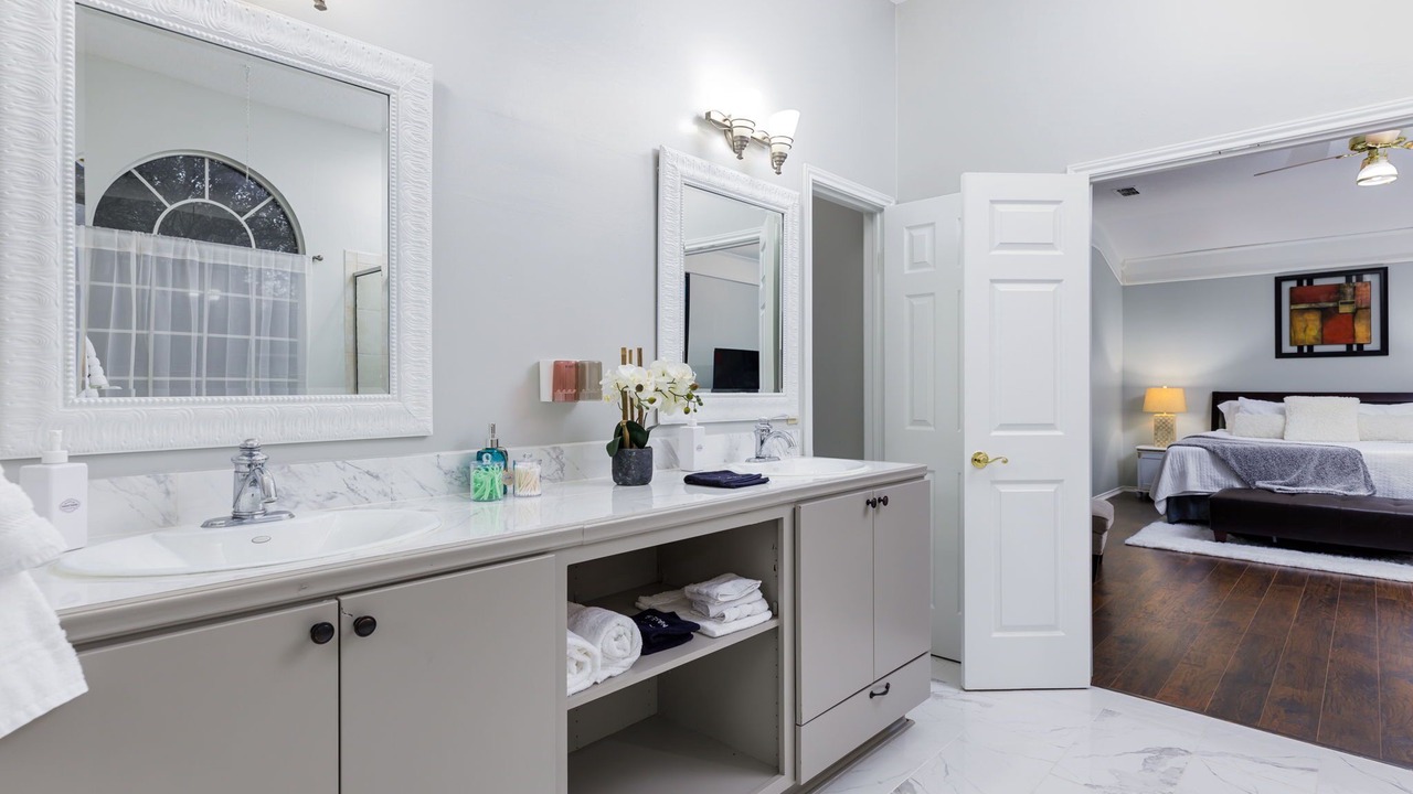 Photo of Bathroom in North Central Thousand Oaks