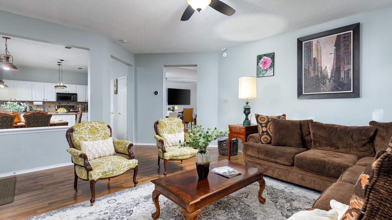 Photo of Livingroom in North Central Thousand Oaks