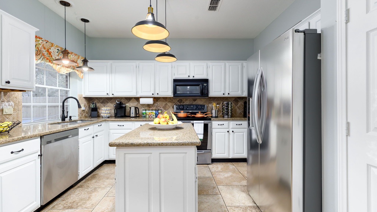 Photo of Kitchen in North Central Thousand Oaks