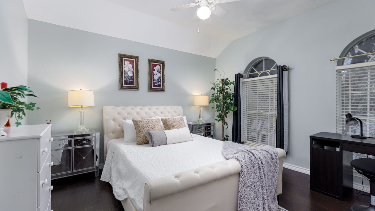 Photo of Bedroom in North Central Thousand Oaks