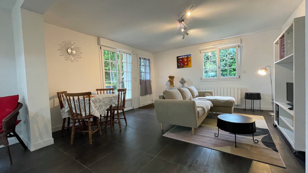 Photo of Livingroom in La Chapelle-des-Fougeretz