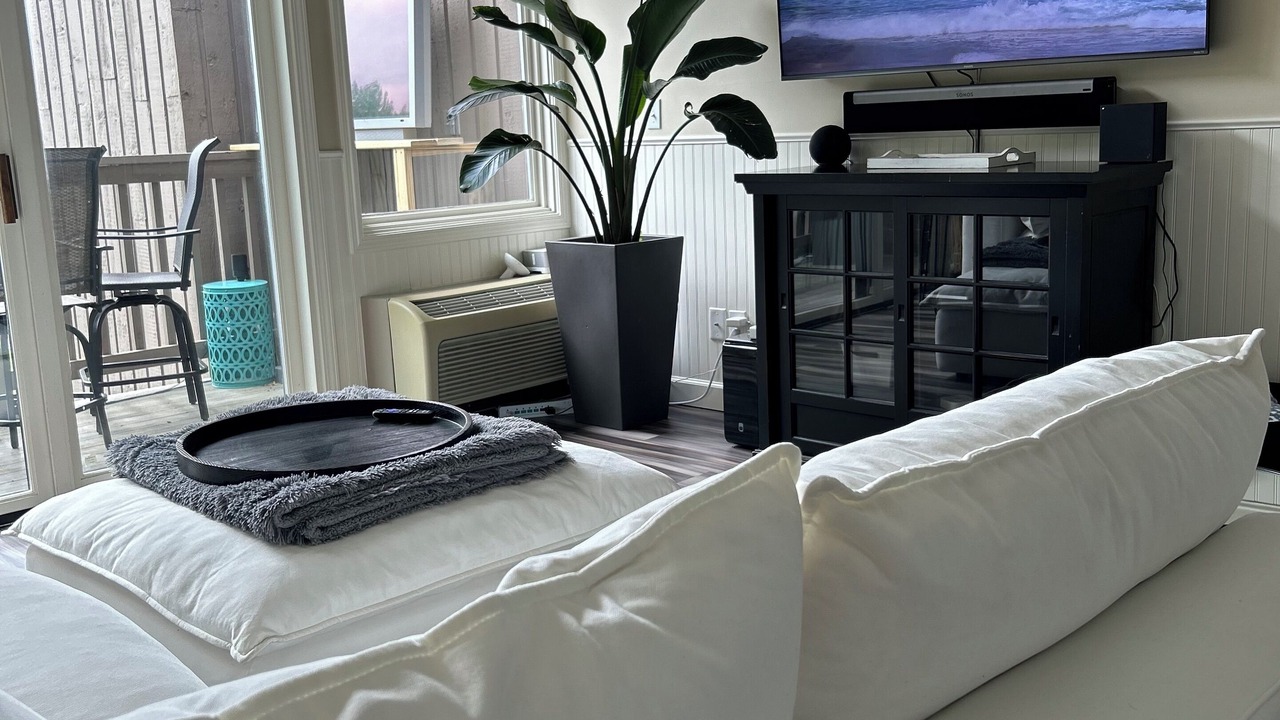 Photo of Bedroom in Acme