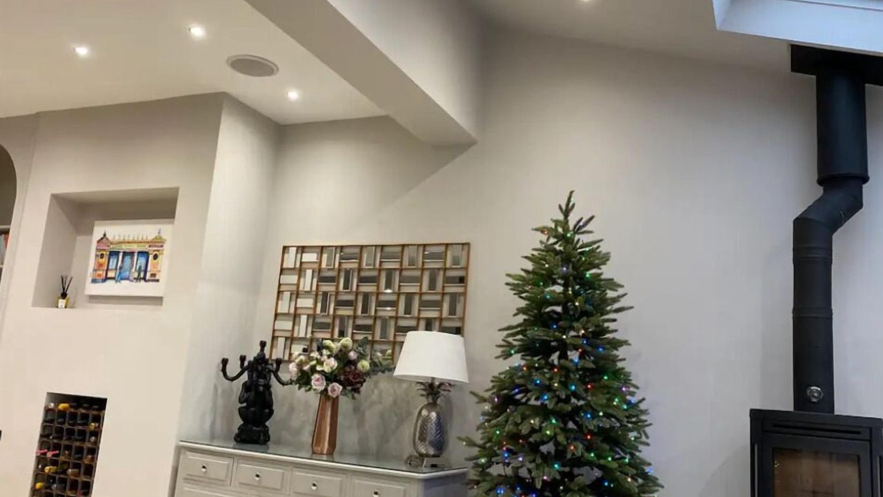 Photo of Others in Hale