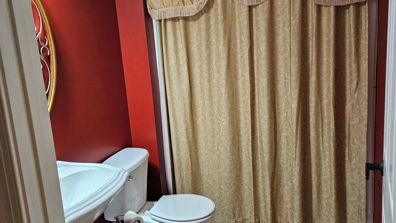 Photo of Bathroom in Idlewild