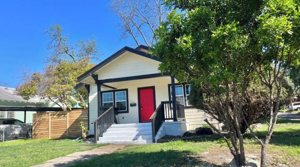 Photo of Outdoor in Highland Park