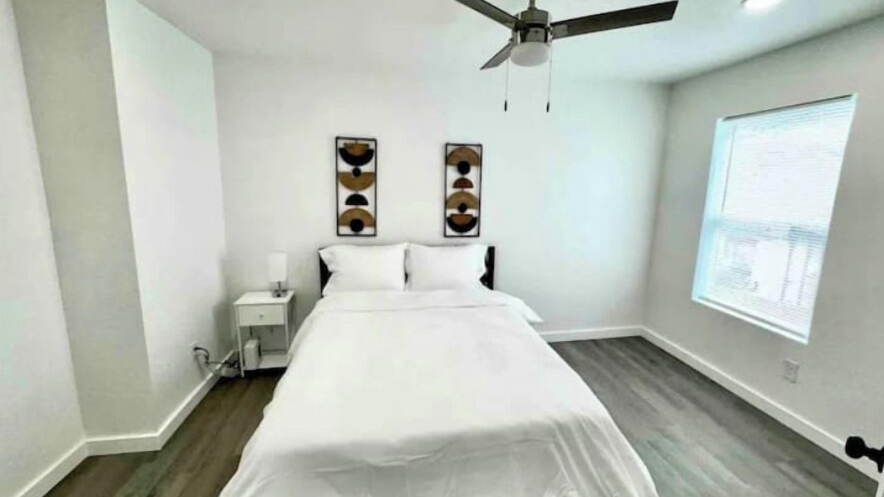 Photo of Bedroom in Northwest Los Angeles Heights