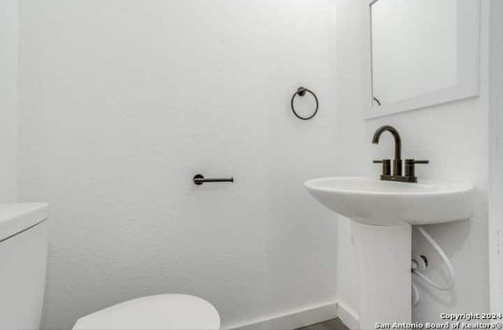 Photo of Bathroom in Northwest Los Angeles Heights