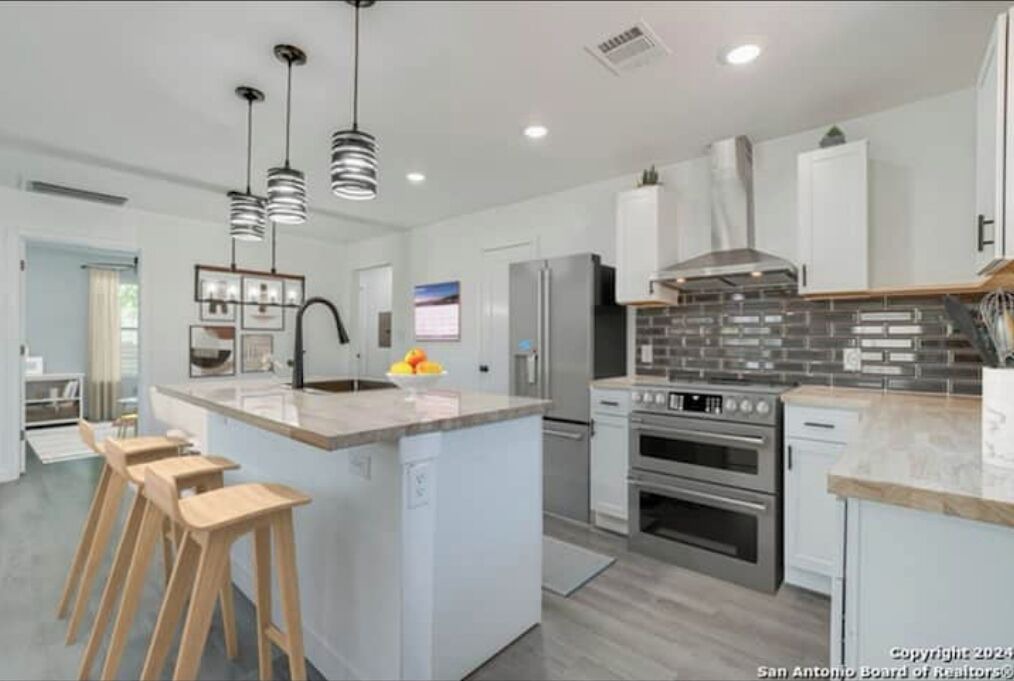 Photo of Kitchen in Northwest Los Angeles Heights