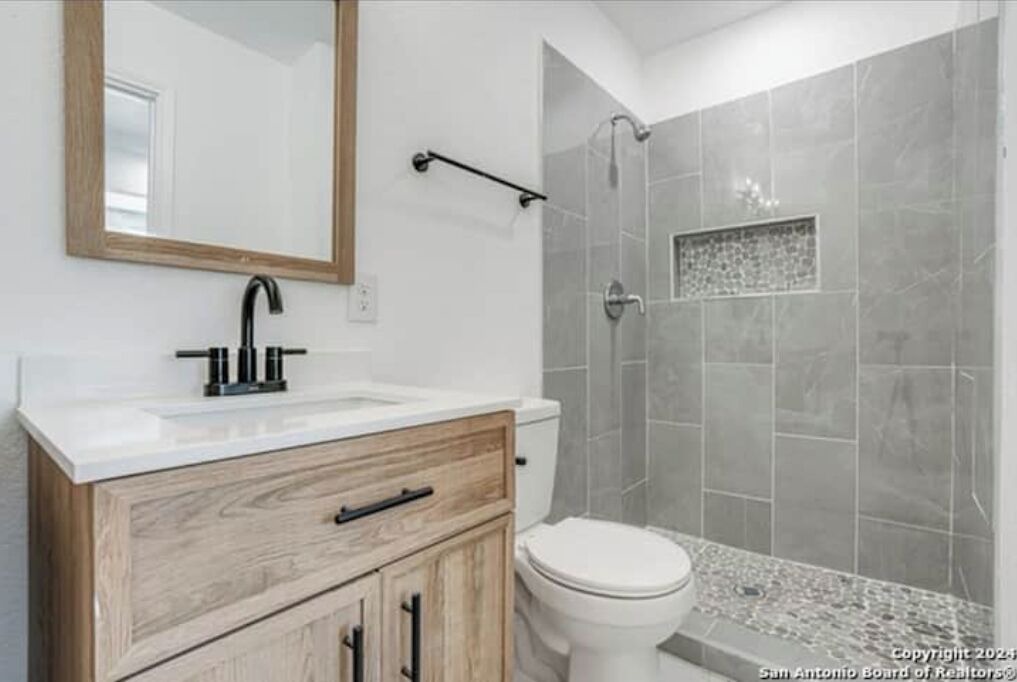 Photo of Bathroom in Northwest Los Angeles Heights