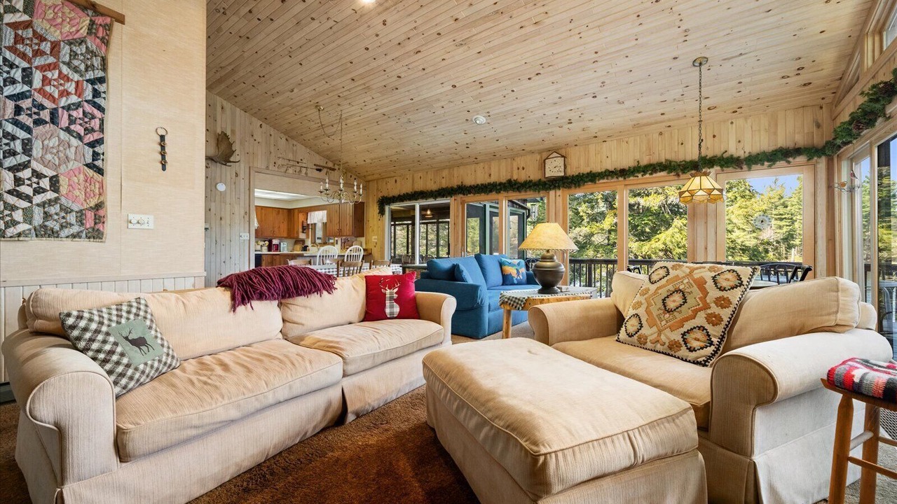 Photo of Livingroom in Town of Webb