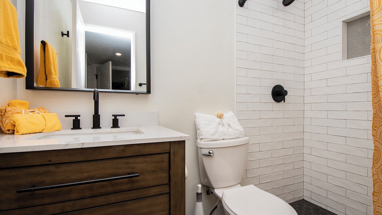 Photo of Bathroom in Oracle Heights Estates