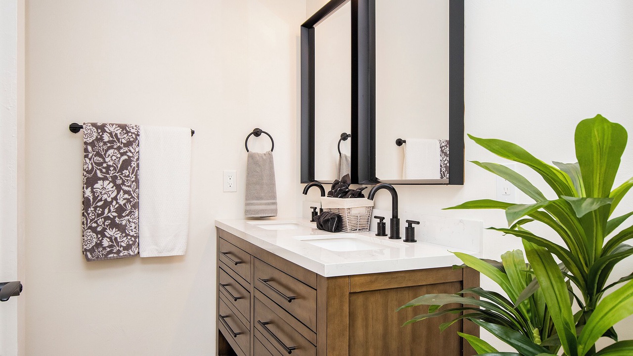Photo of Bathroom in Oracle Heights Estates