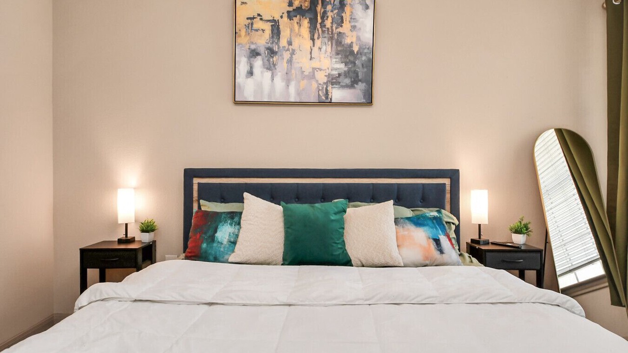 Photo of Bedroom in Midtown