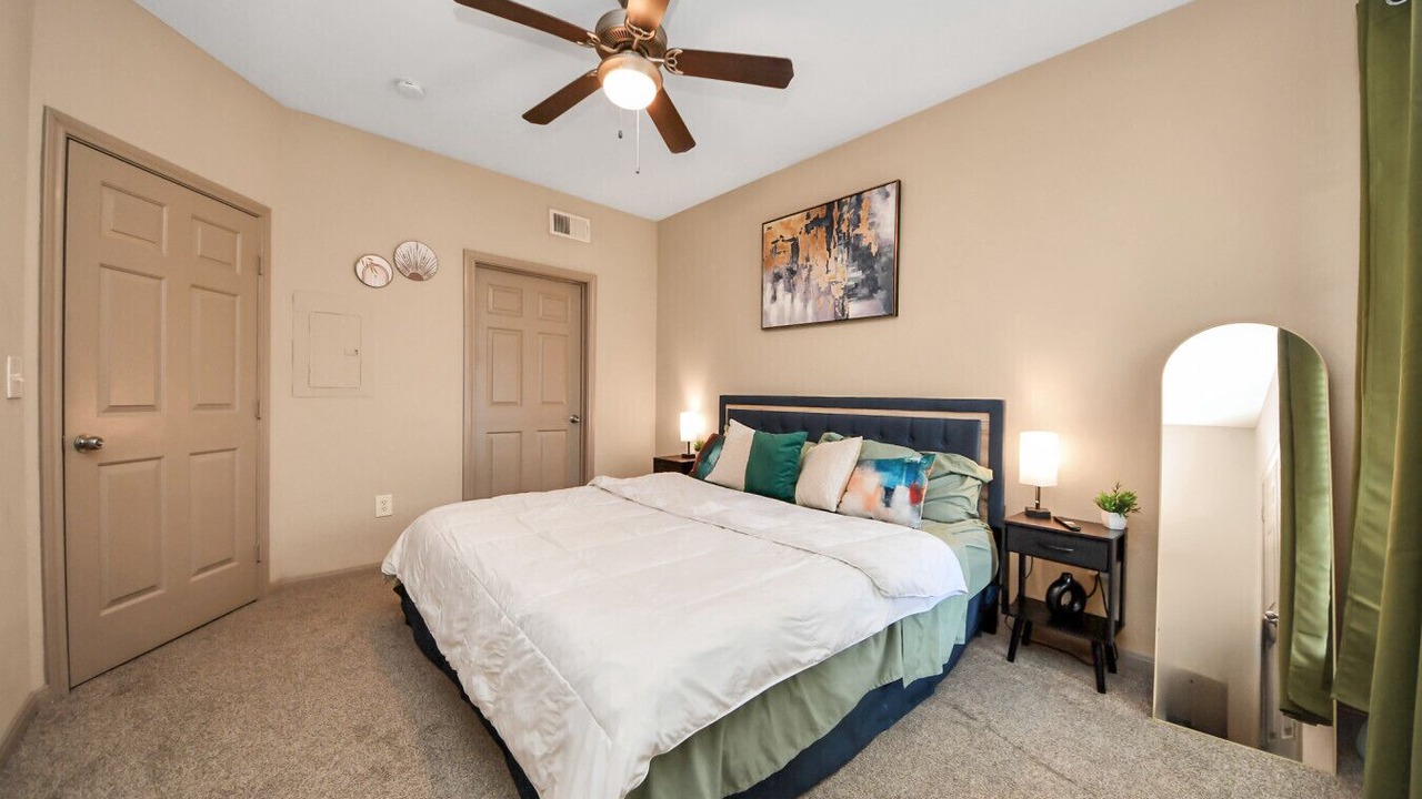 Photo of Bedroom in Midtown
