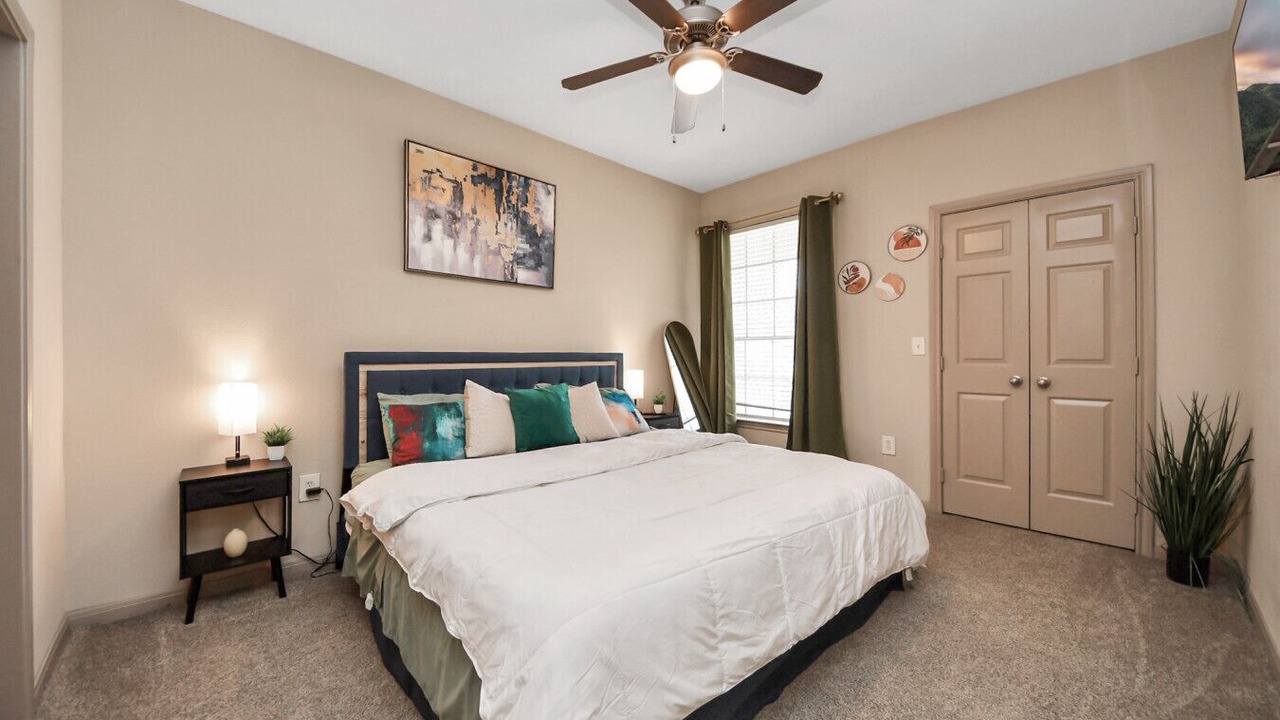Photo of Bedroom in Midtown