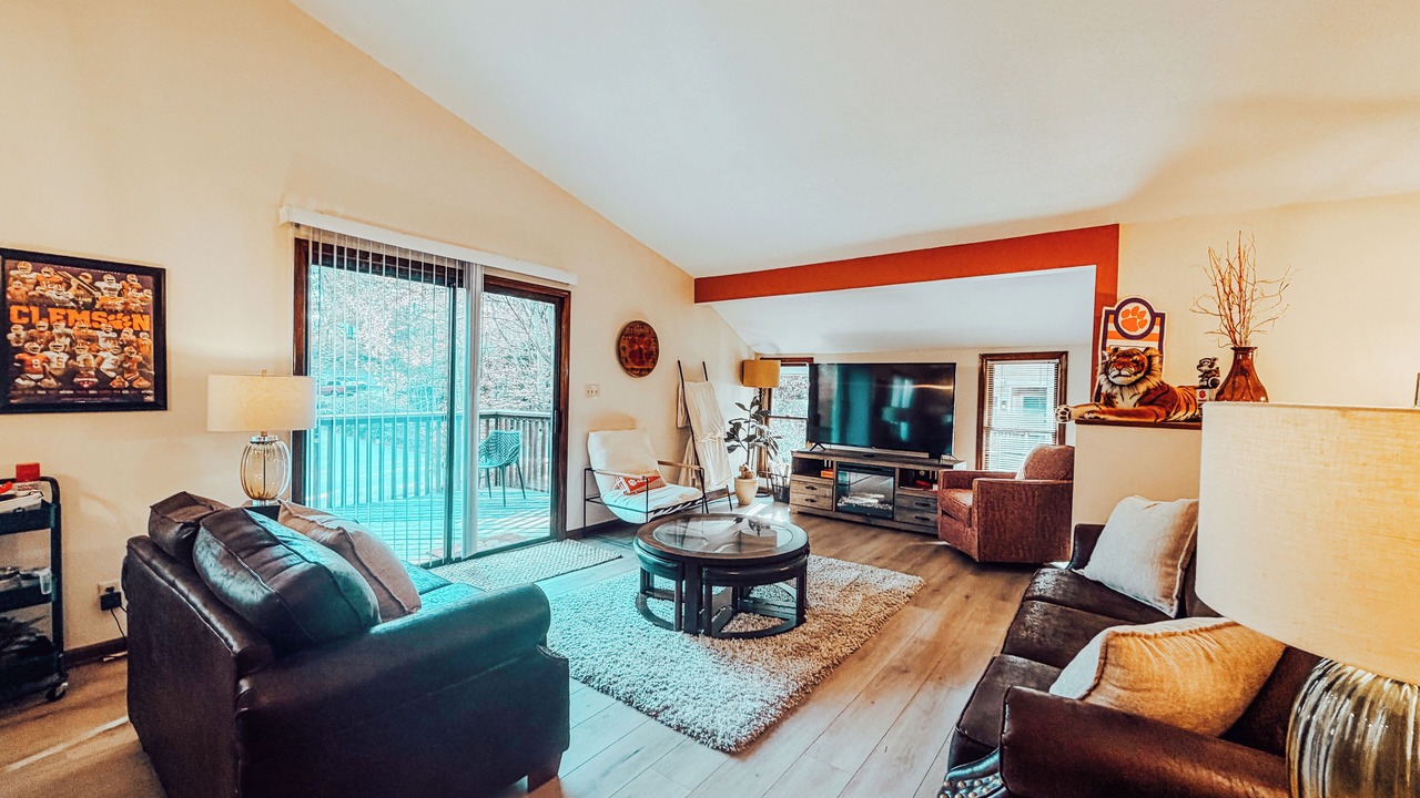 Photo of Livingroom in Clemson
