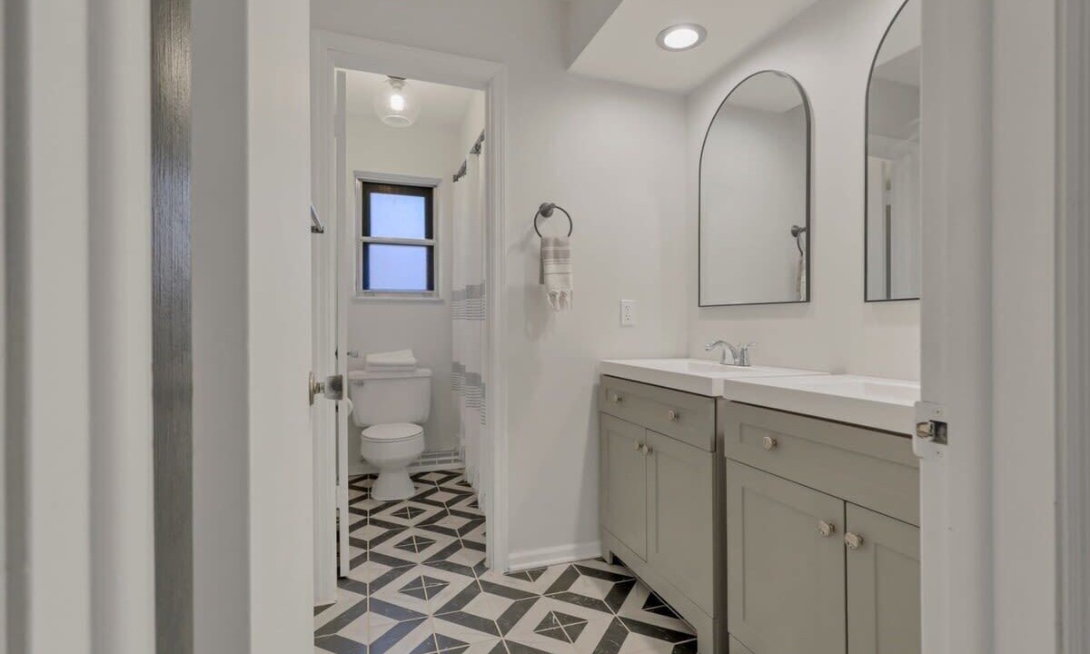 Photo of Bathroom in Gahanna