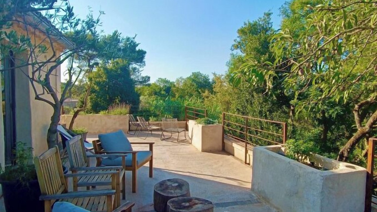 Photo of Patio Balcony in Montaren-et-Saint-Mediers