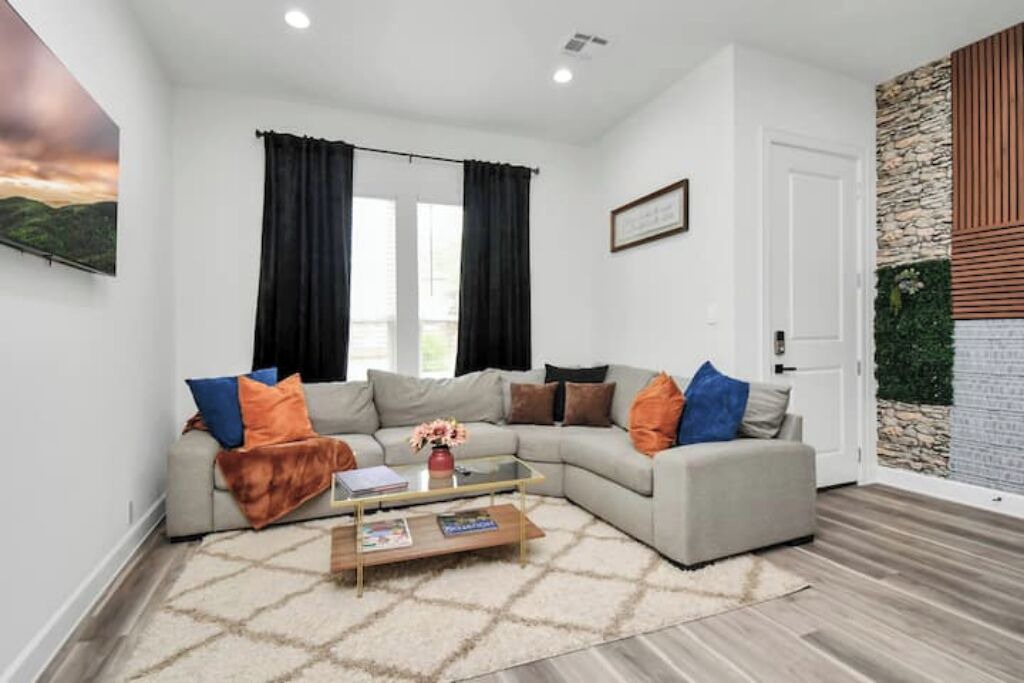 Photo of Livingroom in OST - South Union
