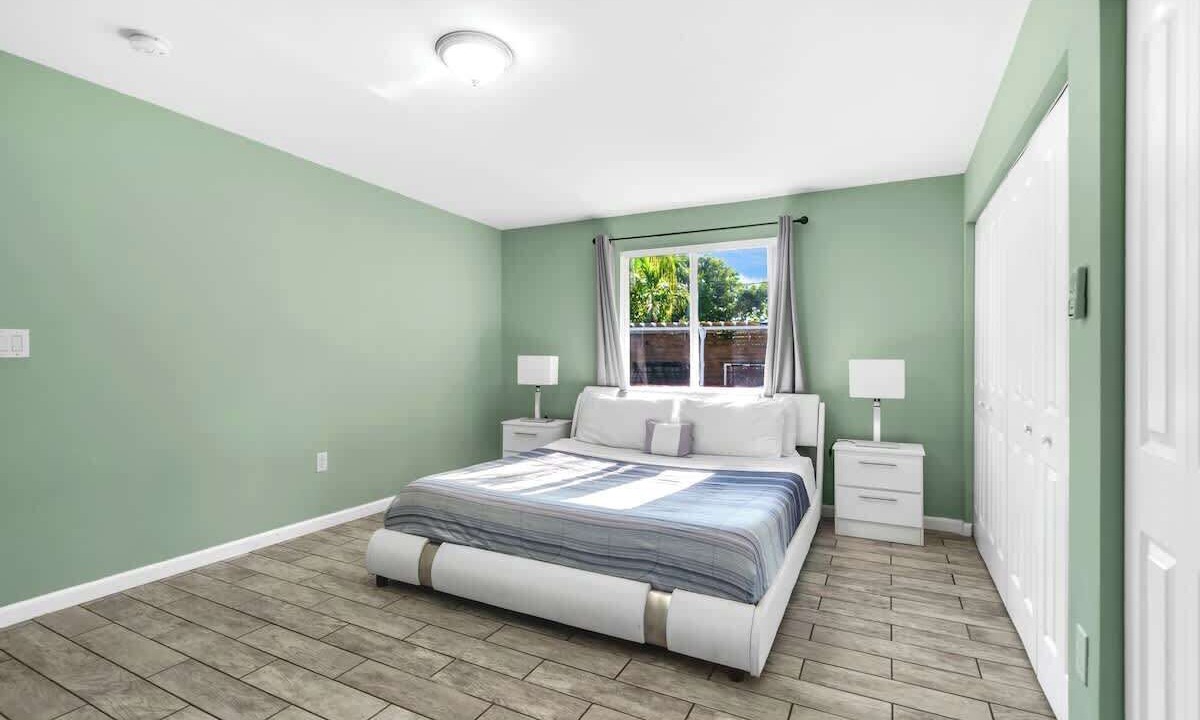 Photo of Bedroom in Golden Glades