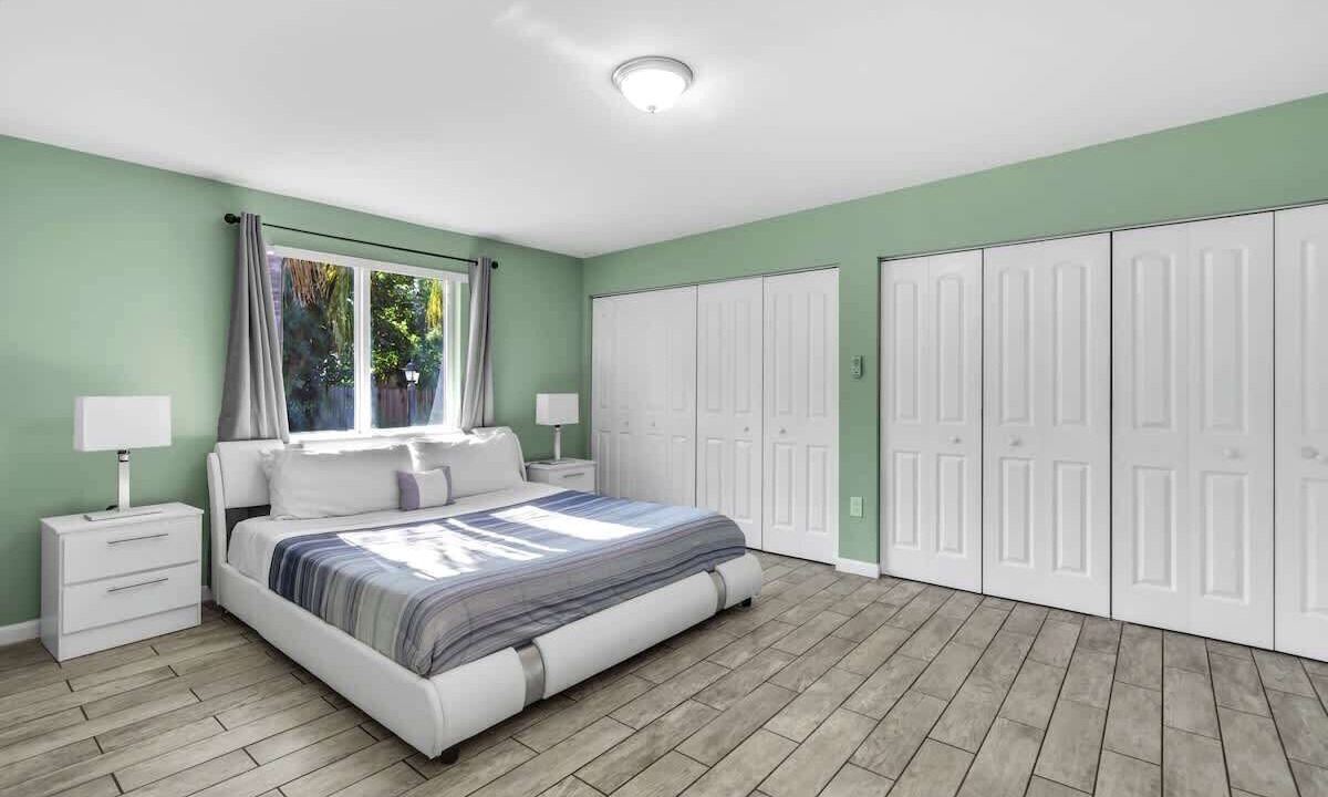 Photo of Bedroom in Golden Glades