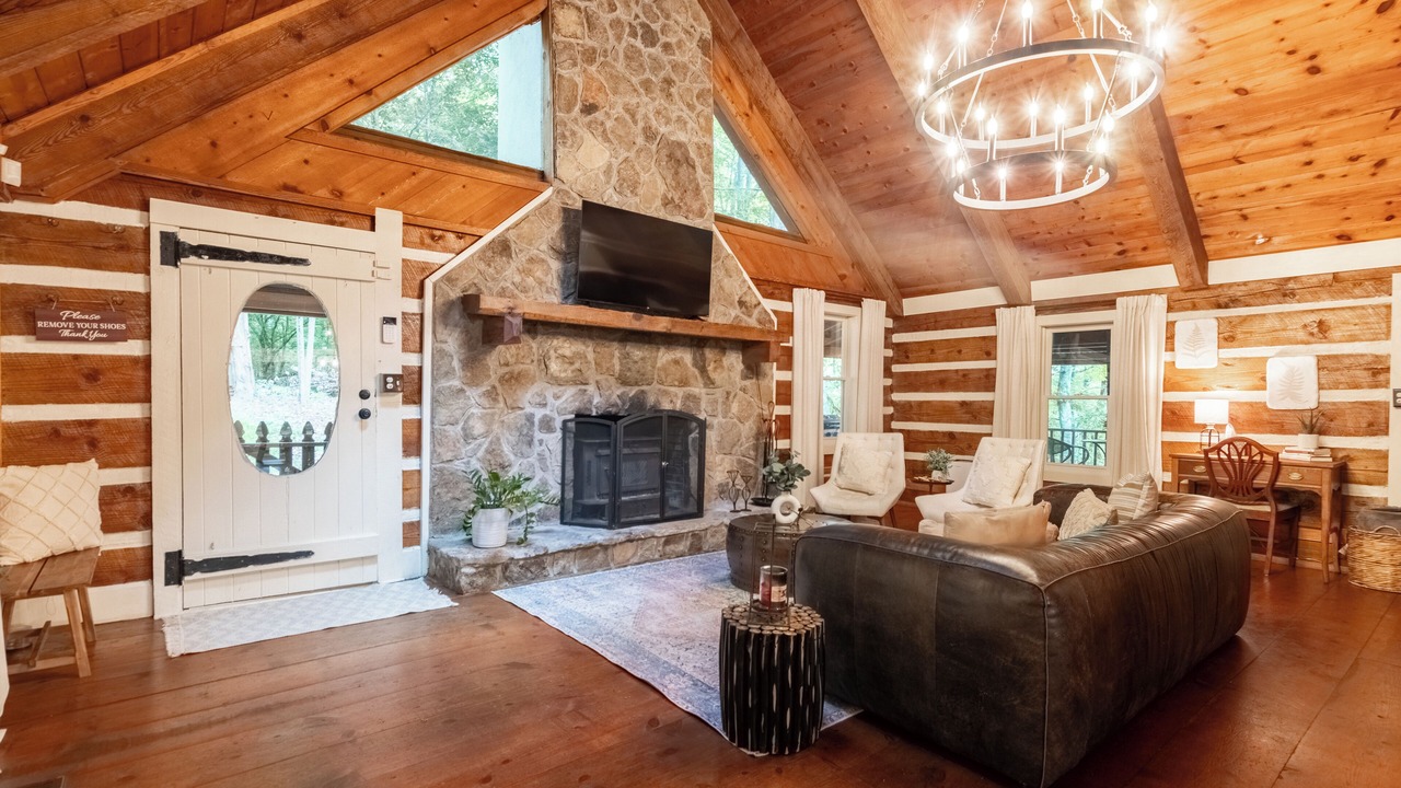 Photo of Livingroom in Cumming