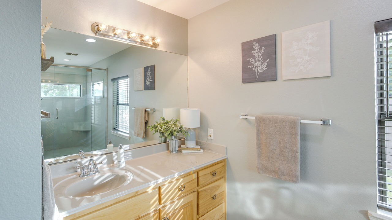 Photo of Bathroom in Gladewater
