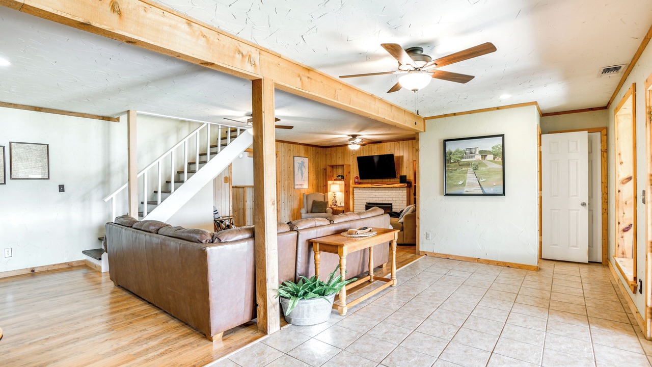 Photo of Livingroom in Sweetwater