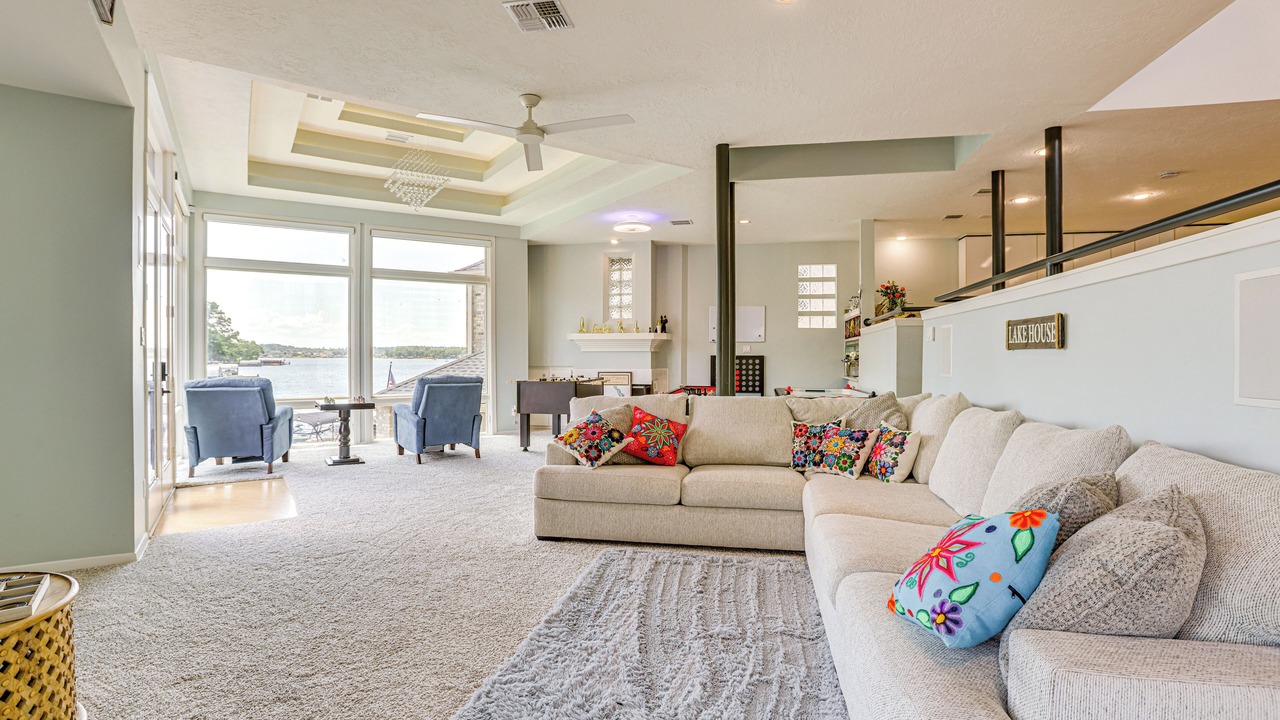 Photo of Livingroom in Walden on Lake Conroe